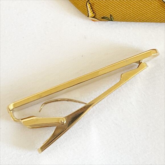FERRAGAMO Silk Tie and VALENTINO Vintage Gold Tie Clip - Picture 6 of 12